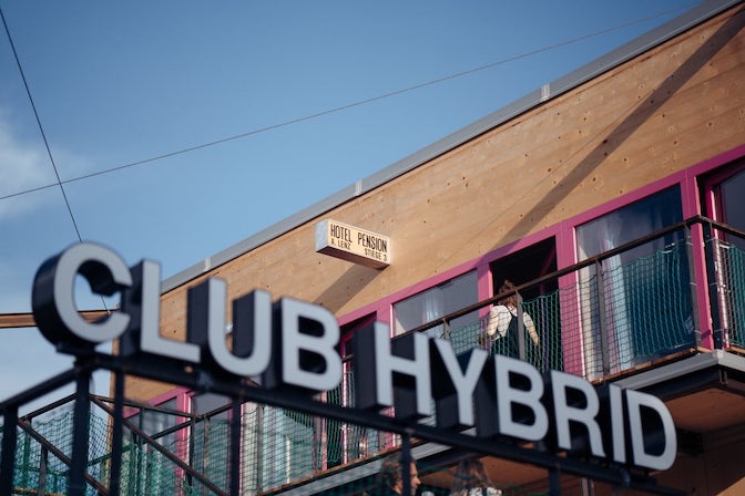 Club Hybrid