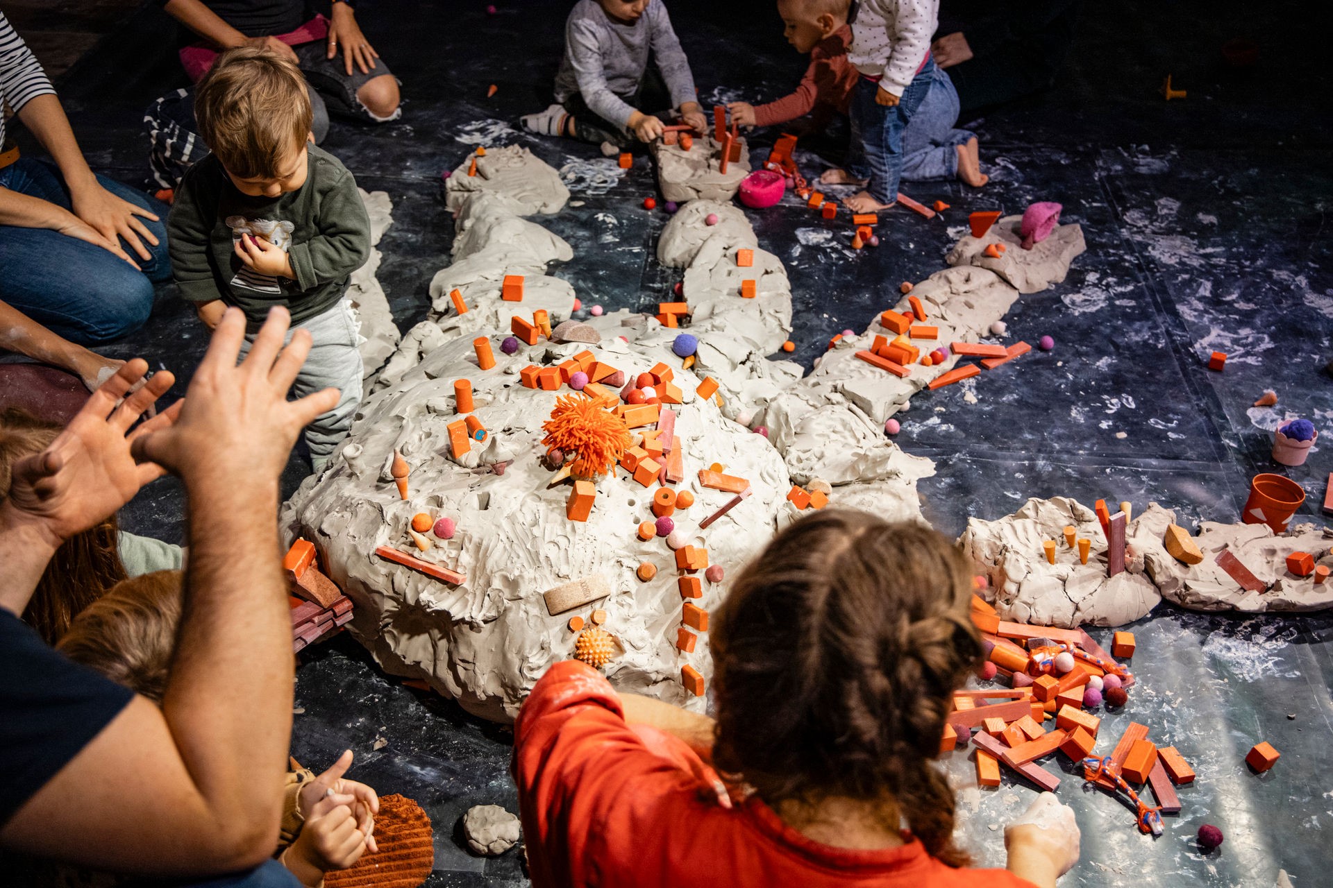 theater.nuu Hände bei bookolino - Das Literaturfestival für junges Publikum