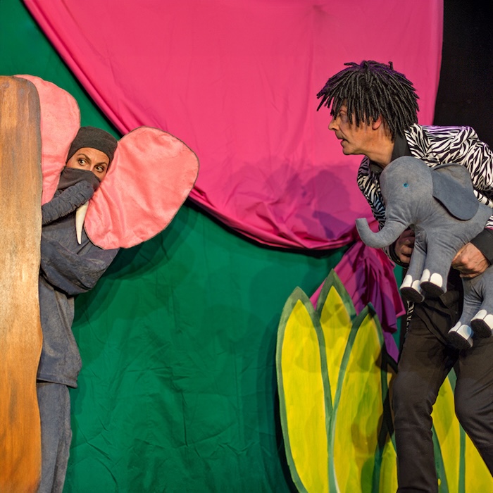 Quasar_Theater_Ein_Elefant_mit_rosaroten_Ohren
