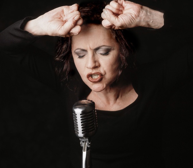 Maria Bill singt Edith Piaf