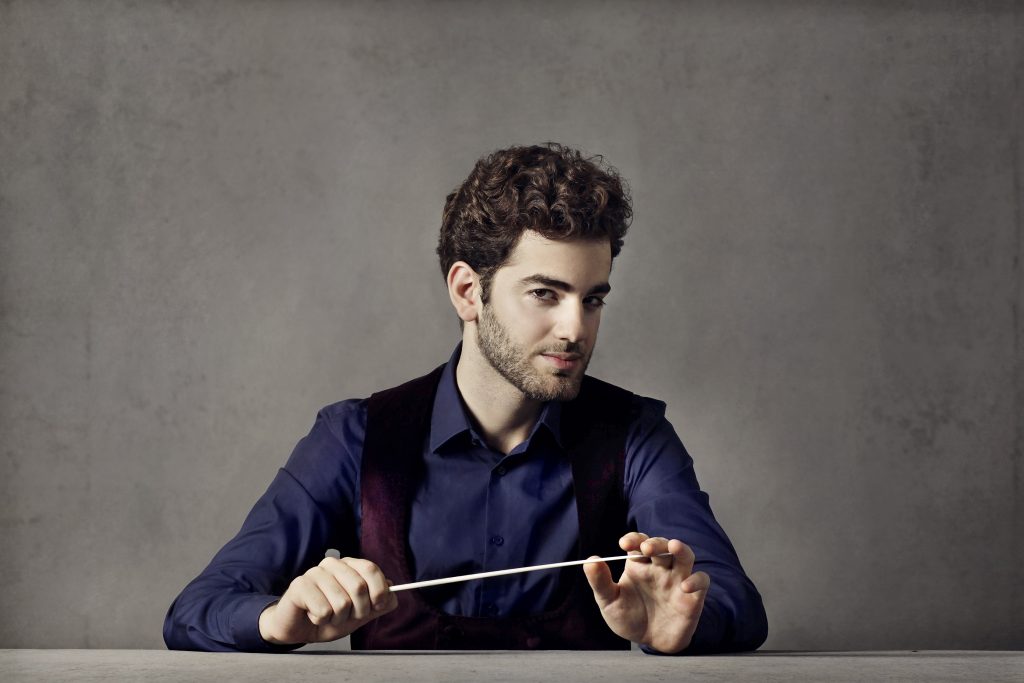 Fotocredit: Emmanuel Tjeknavorian/ Uwe Arens Emmanuel Tjeknavorian