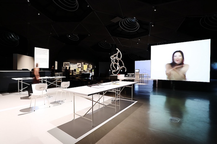 Ausstellungsansicht „Milica Tomić. On Love Afterwards“ im Kunsthaus Graz, 2025