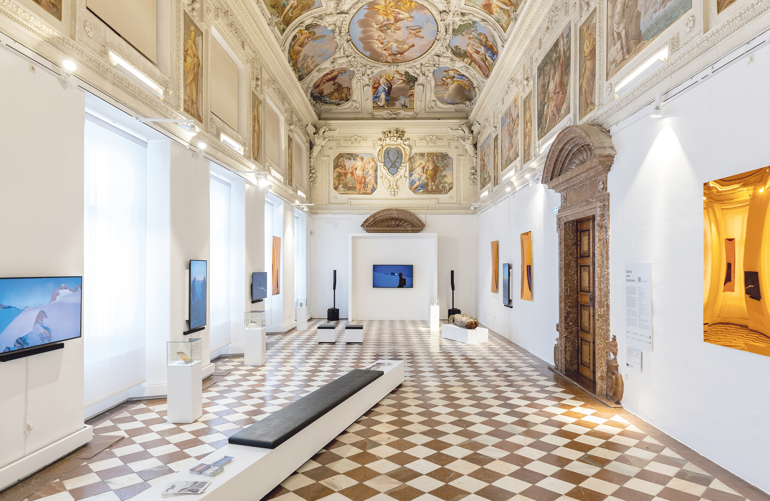 "Signal vom Dachstein" / Ausstellung Schloss Trautenfels 2025 - Dialog zwischen Kunst und Naturraum  