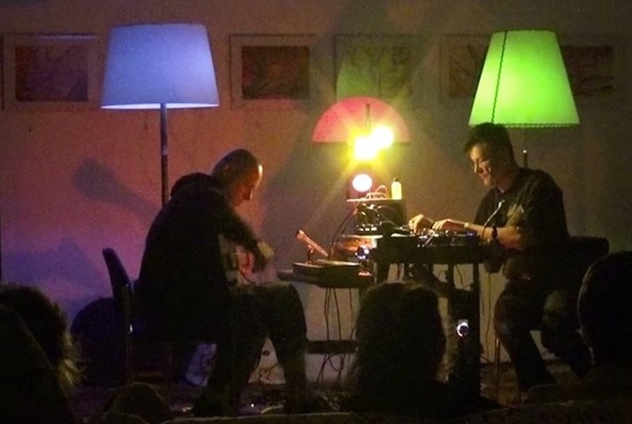 Robert Lepenik und Seppo Gründler singen Adorno