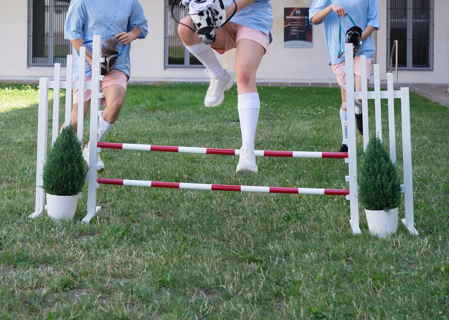 "Sports Club of the Forbidden Colours: Hobby Horsing" mit der herbstvermittlung, Freies Training
