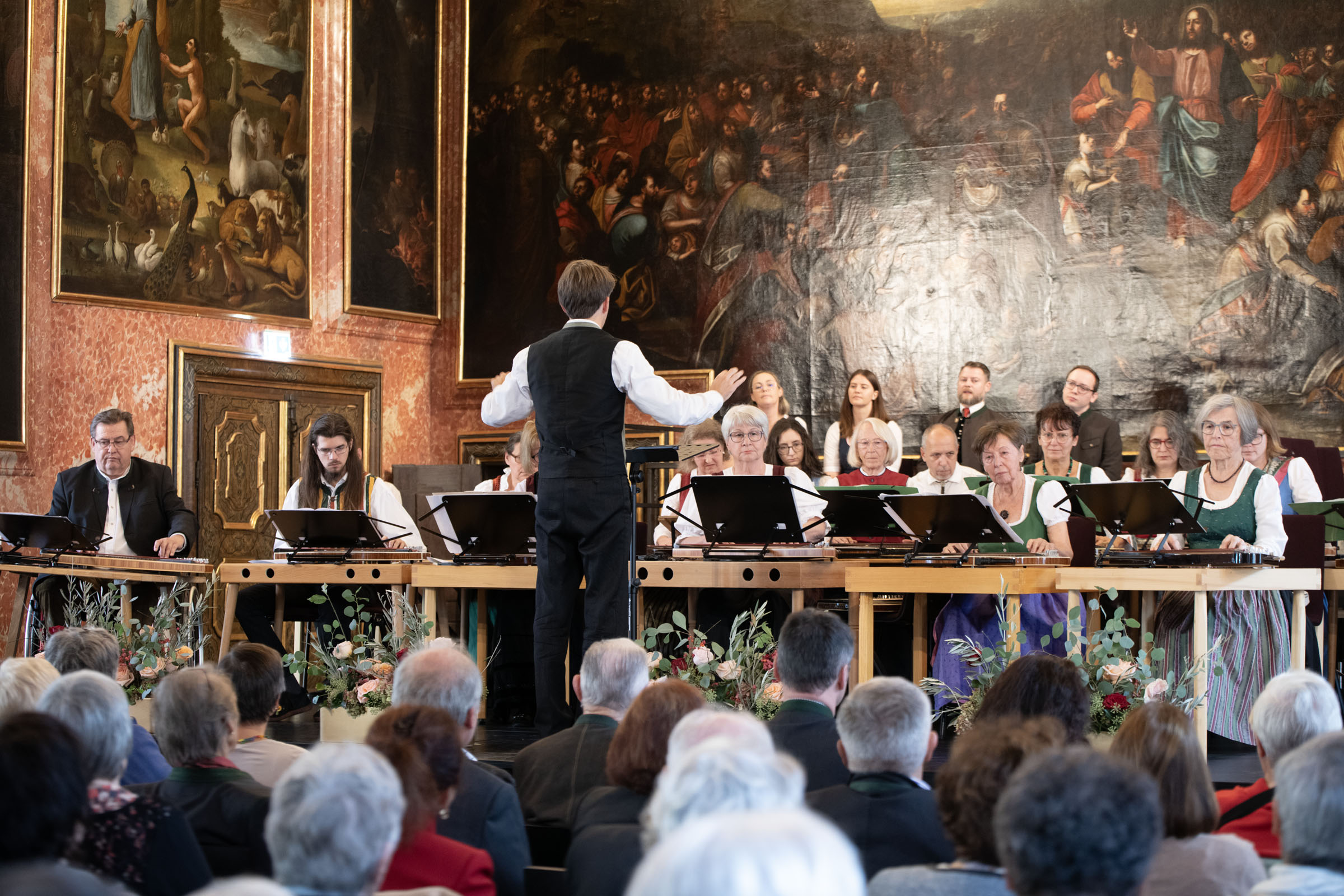 Mit den Zitherspieler:innen musizieren heuer das Quartett FriesacherFrauenZimmer & Studierende des Johann-Josef-Fux-Konservatoriums.