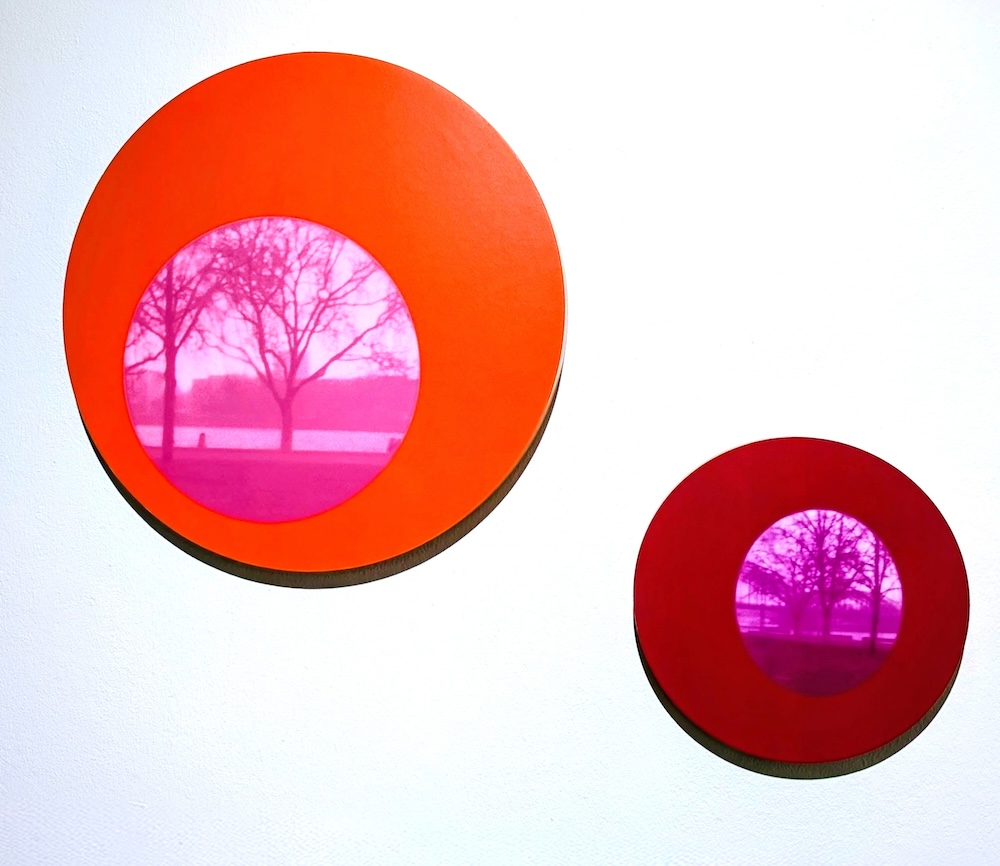 Uta Weber, 2001 / BLOAB 1 & Schöne Aussicht 2 / Digitalprint mit Schutzfolie auf farbig lackiertem MDF / Unikat / courtesy Artelier Contemporary