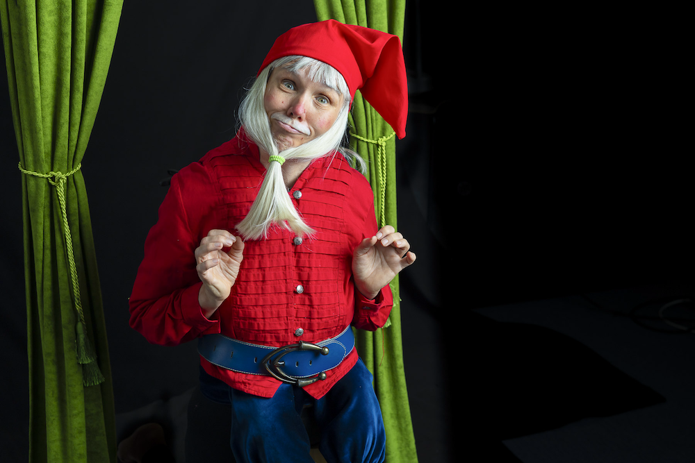 Theater Asou: Schneewittchen und der 7. Zwerg