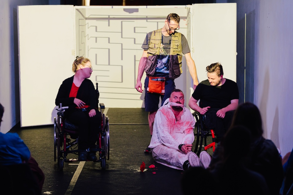 Fotocredit: Edi Haberl, InTakt Festival Angelina Schallerl & Tanja Peball: Aktion Mutante