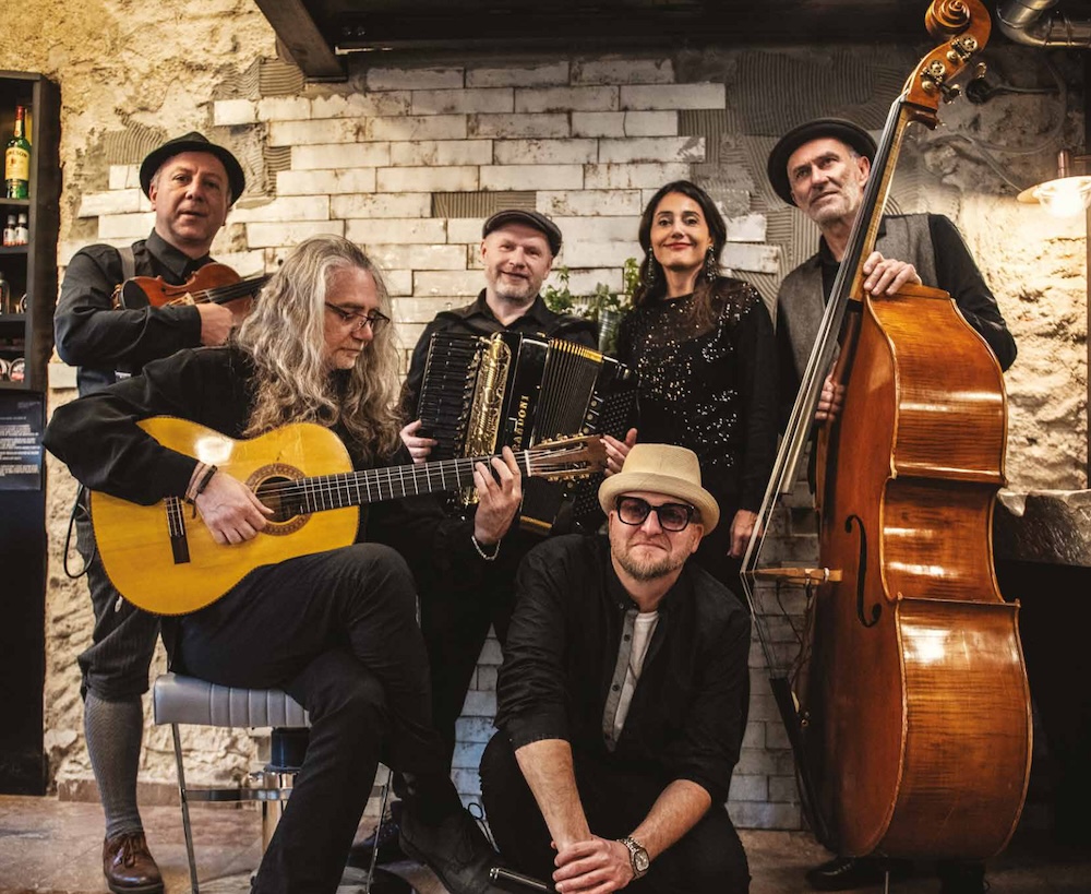 Tori Tango | ARTist's