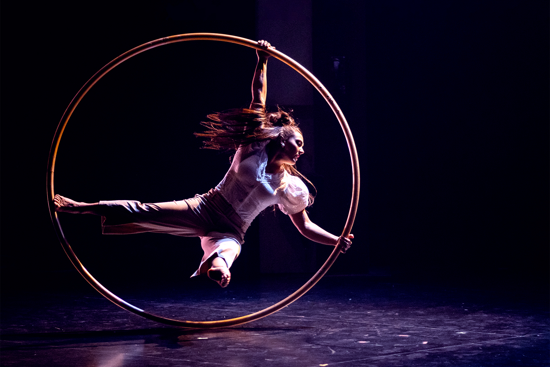 Cirque Noël präsentiert "Six°" von FLIP Fabrique