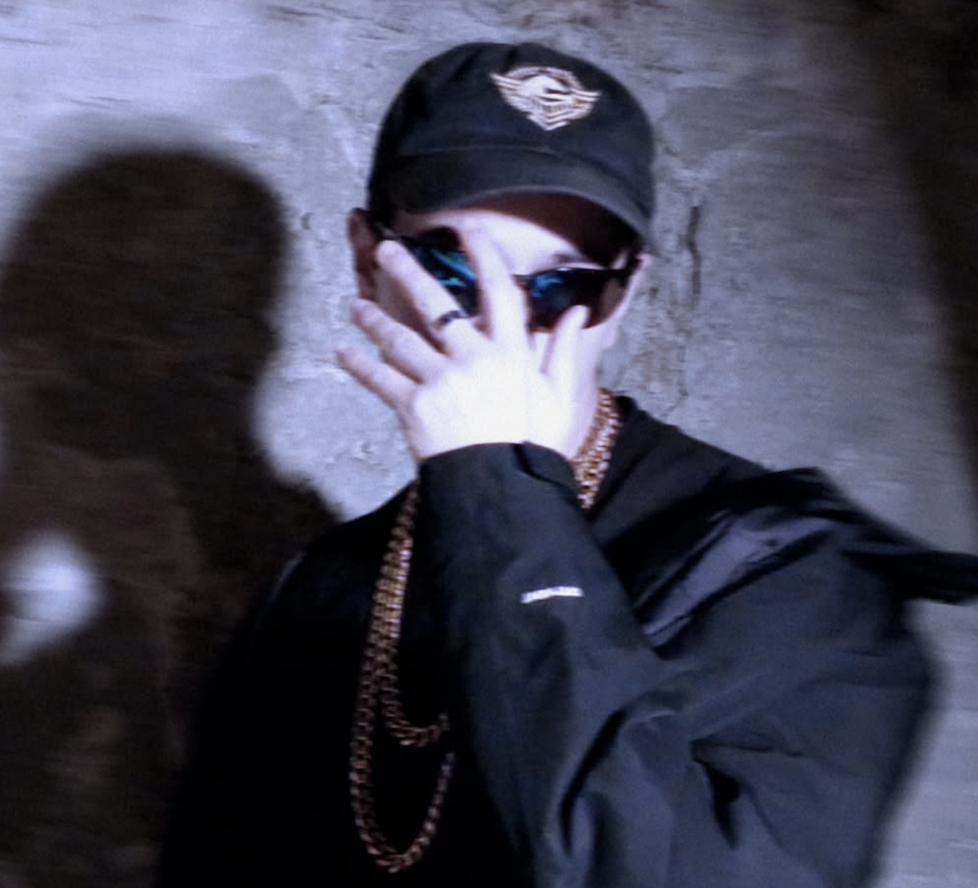 aresklas.music/ Instagram