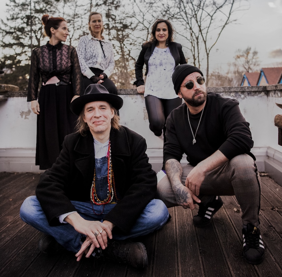 Mol­den & Sei­ler ft. das Frau­en­or­ches­ter