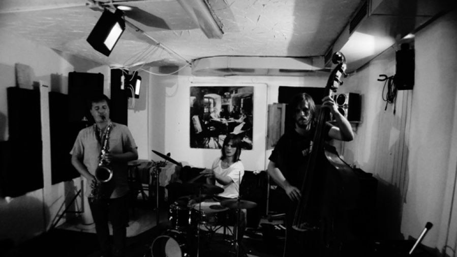 Resnik Drašler Trio spport by RHY | Kunst Klub Kräftner