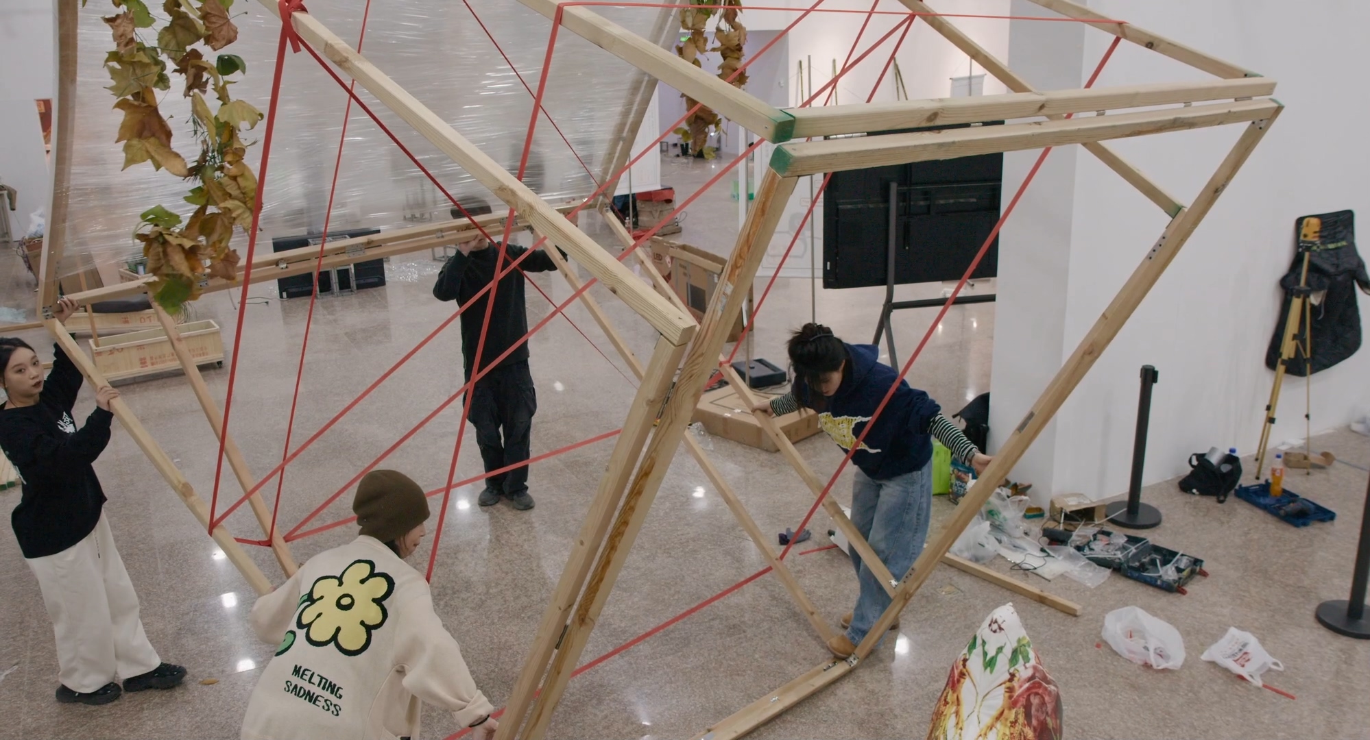 Die Kunstkomplizen_D26_04 И WILDartFILM