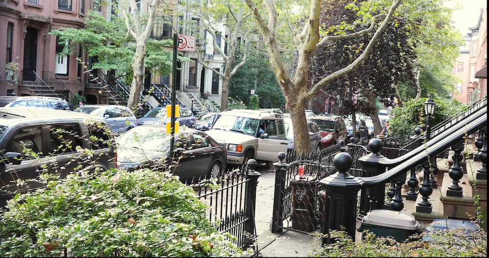 Uncomfortably Comfortable, Maria Petschnig, US/AT 2021, 71 min. OmdU