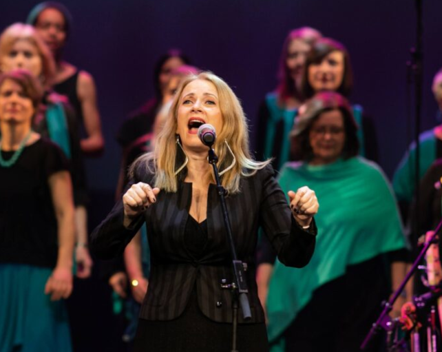 Fotocredit: Iva Lulić photography Vesna Petković & Sandy Lopičić Duo mit dem Chor SOSAMMA