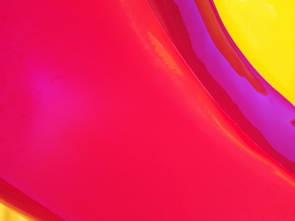 Yola Moschitz: vom Rot zum Rosa