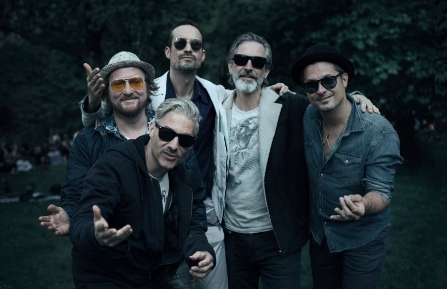 Gloria All Stars