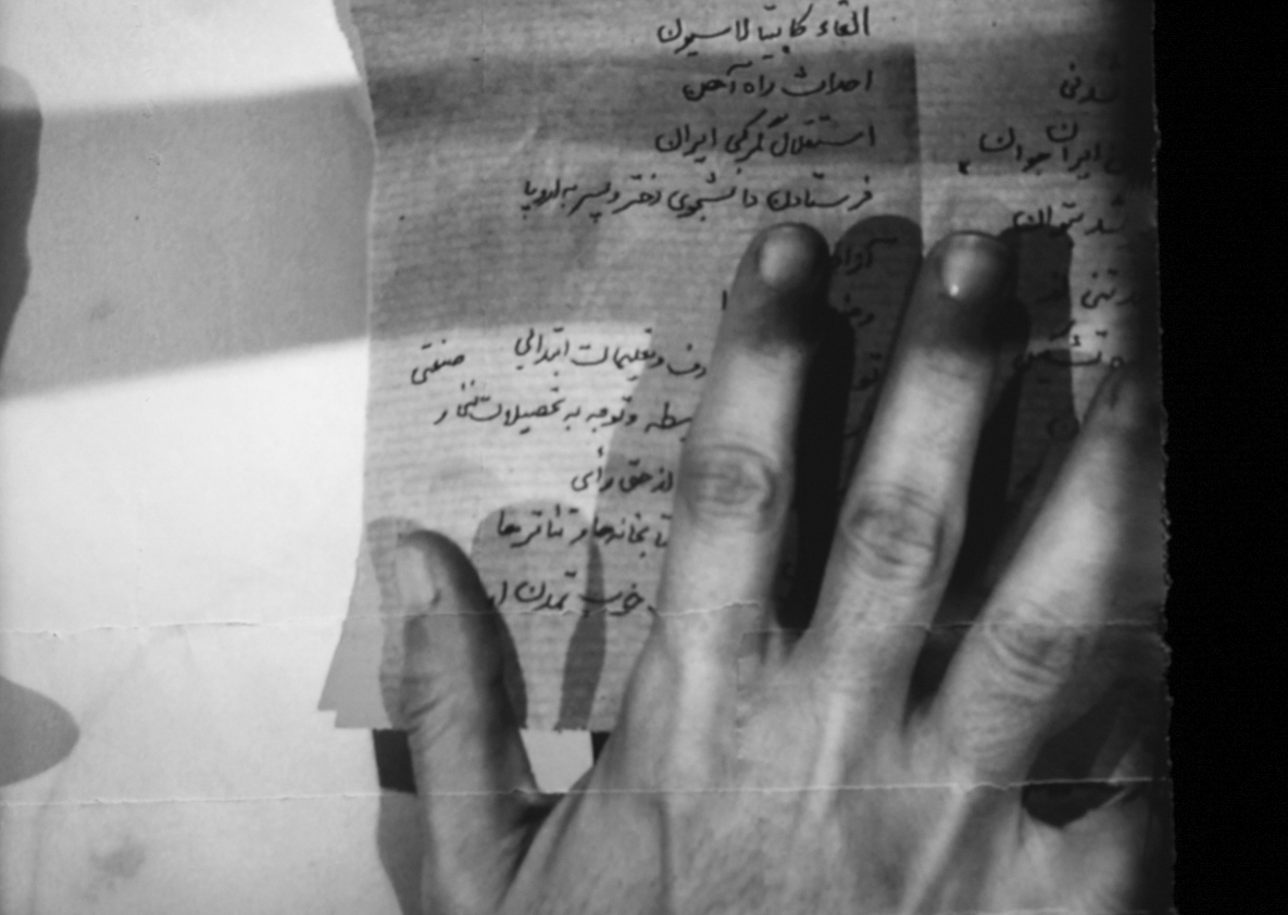Fotocredit: Mit freundlicher Genehmigung der Künstlerin Azade Shahmiri, „Undernote: A Fractured Assembly of Testimonies“(2026)