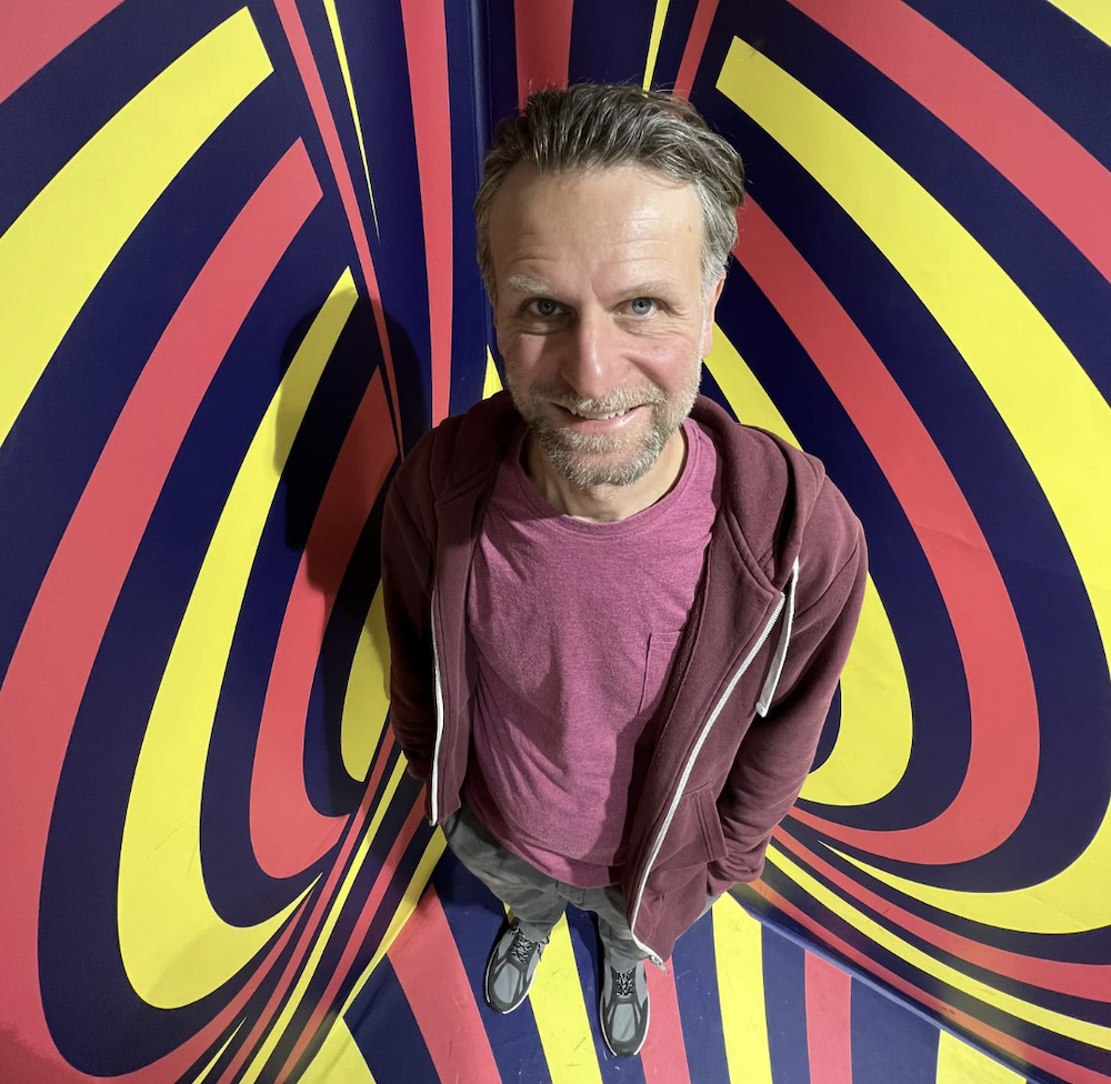 Klaus Lederwas präsentiert Lyrik, Liebeslieder und ein Pferd